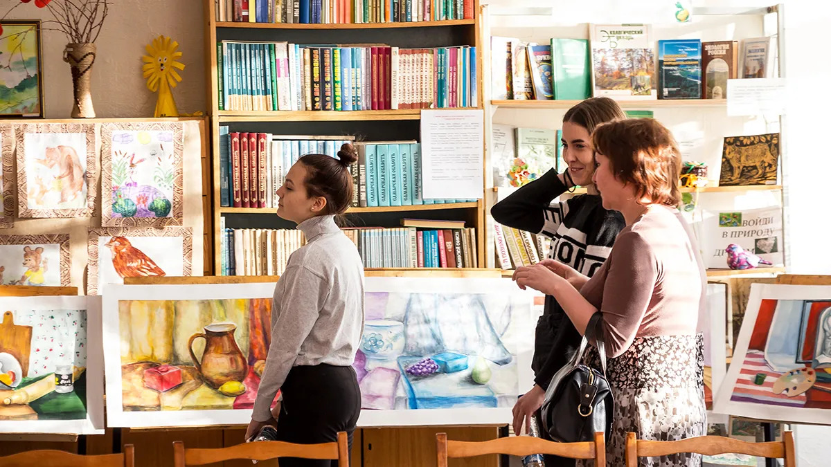 24 fun ways to display student art