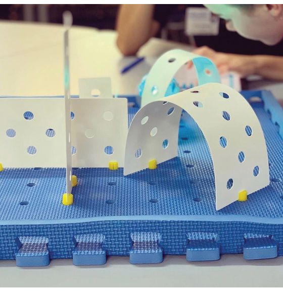 Kinazium: Ensemble de construction STIM d’aire de jeu pour robots, avec capteurs