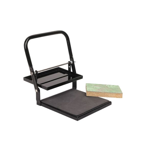 Presse pour l'impression à la planche (linogravure)